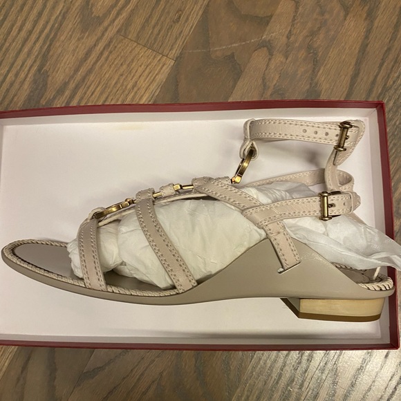 Salvatore Ferragamo Beige Leather Sharise Gladiator Sandals Size 10.5. NWT - Picture 11 of 16
